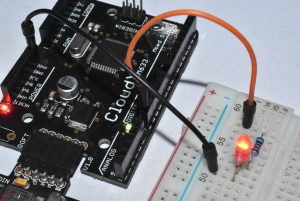 CloudX PIC Microcontroller Board - LED Blinking